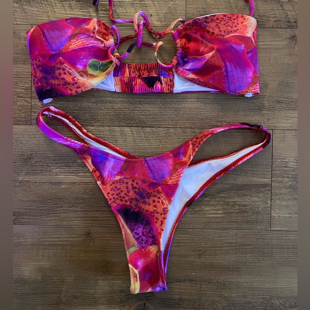 White Fox strapless bikini